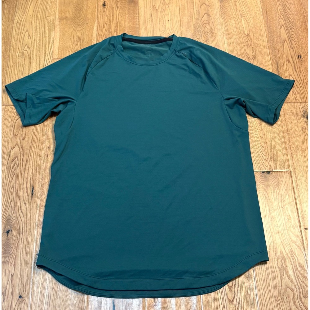 Lululemon Men's Drysense Training Short Sleeve Shirt Green Stripe Large